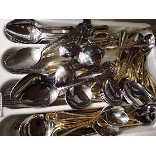 1219 - Collection of mixed flatware. P&P Group 2 (£18+VAT for the first lot and £3+VAT for subsequent lots)