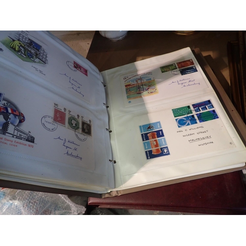 1286 - Two albums of mixed first day covers. P&P Group 2 (£18+VAT for the first lot and £3+VAT for subseque... 