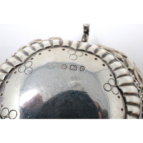 104 - Walker & Hall, hallmarked silver tri-handled bowl, D: 80 mm, 61g. P&P Group 1 (£14+VAT for the first... 