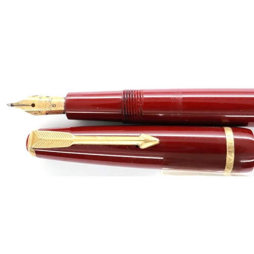 131 - Two Parker Slimfold fountain pens, red and green, each with a 14ct gold nib. P&P Group 1 (£14+VAT fo... 