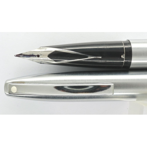 132 - Boxed Sheaffer fountain pen. P&P Group 1 (£14+VAT for the first lot and £1+VAT for subsequent lots)