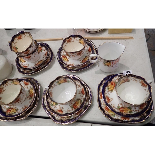 1375 - Crown bone china tea service. P&P Group 3 (£25+VAT for the first lot and £5+VAT for subsequent lots)