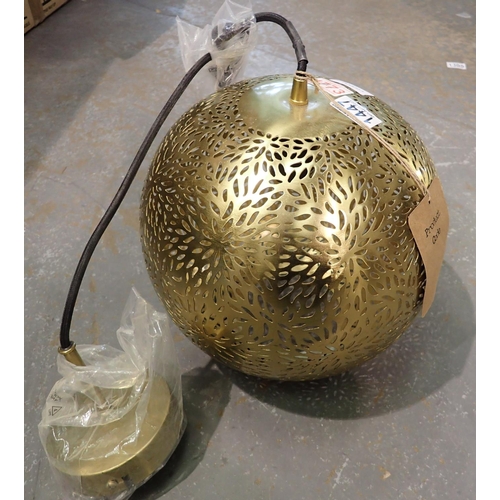 1447 - Brass hanging ceiling shade, 40 cm drop. Not available for in-house P&P