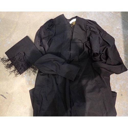 1480 - Ravenscroft & Willis cap, gown and sash. P&P Group 2 (£18+VAT for the first lot and £3+VAT for subse... 