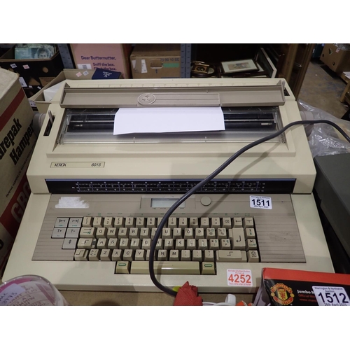 1511 - Xerox word processor. P&P Group 2 (£18+VAT for the first lot and £3+VAT for subsequent lots)