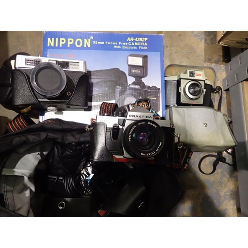 1530 - Five mixed cameras including Nippon AR-4392F. P&P Group 3 (£25+VAT for the first lot and £5+VAT for ... 