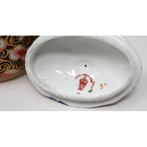 164 - Royal Crown Derby twin handled covered pot, H: 13 cm, with damages. P&P Group 1 (£14+VAT for the fir... 