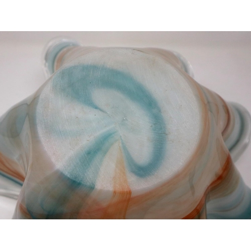 277 - Large Studio Art glass bowl in the Murano style, D: 34 cm. P&P Group 2 (£18+VAT for the first lot an... 