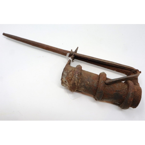 300 - An early iron cylinder lock, likely for a tomb entrance, overall L: 26 cm. P&P Group 1 (£14+VAT for ... 