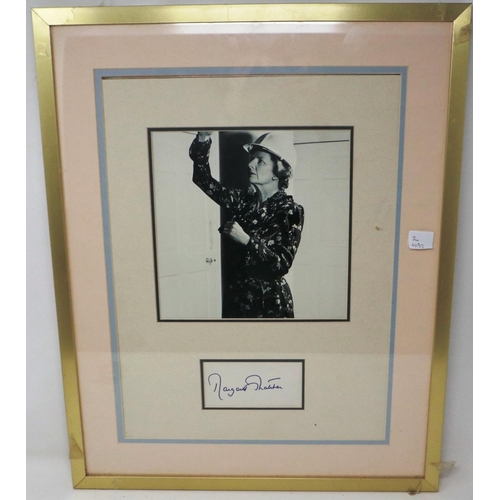 401 - Margaret Thatcher signature and photograph, 50 x 40 cm. P&P Group 2 (£18+VAT for the first lot and £... 