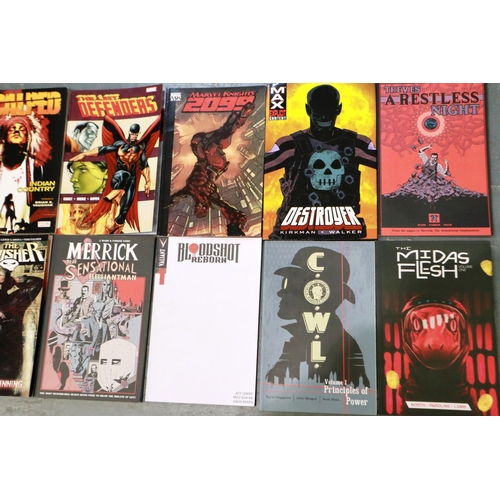 404 - Ten graphic novels including Max comics and Marvel. P&P Group 1 (£14+VAT for the first lot and £1+VA... 