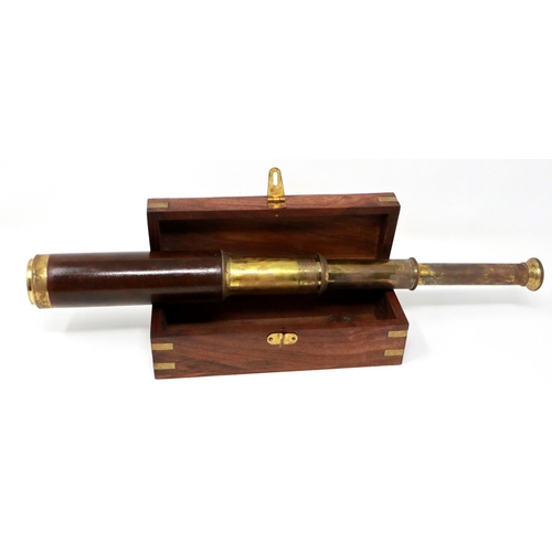 433 - Three draw brass and wood telescope, extended L: 45 cm. P&P Group 2 (£18+VAT for the first lot and £... 