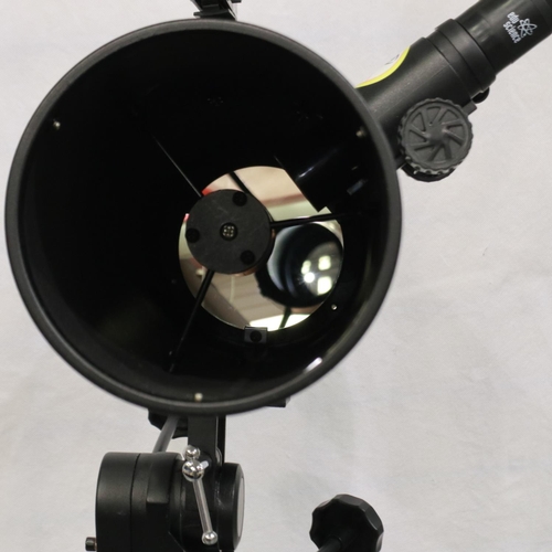 434 - Edu Science reflector telescope f=500, D=114mm, 26mm eyepiece, with equatorial mount on tripod. Work... 