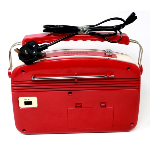 445 - Retro Goodmans radio, model 329382. P&P Group 2 (£18+VAT for the first lot and £3+VAT for subsequent... 