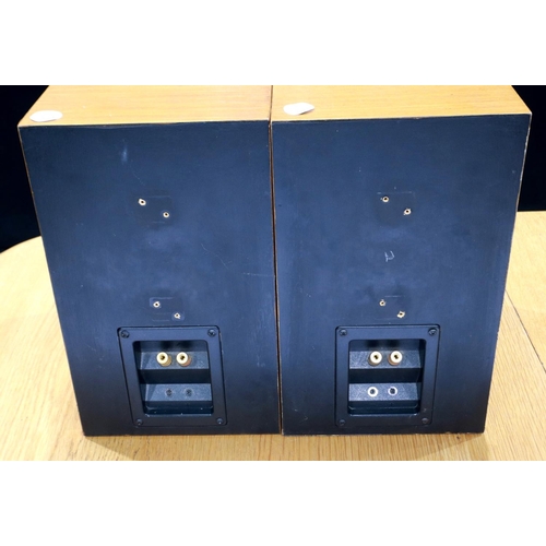 448 - Pair of stereo bookshelf speakers, 34 x 27 x 20 cm, unbranded, (very heavy), working at lotting. Not... 