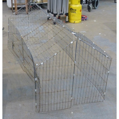 1998X - Large animal run/cage, 180 x 75 x 75 cm. Not available for in-house P&P