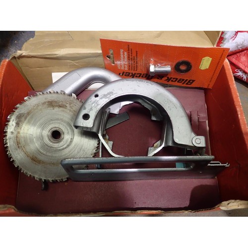 1998K - Black and Decker saw attachment. P&P Group 2 (£18+VAT for the first lot and £3+VAT for subsequent lo... 