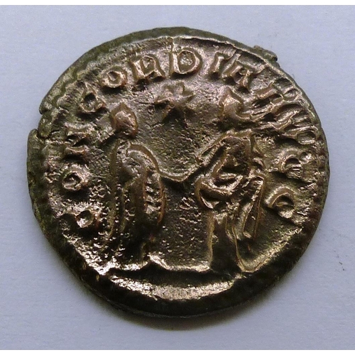 2073 - Ancient Roman unit, Salonina and Concordia. P&P Group 0 (£5+VAT for the first lot and £1+VAT for sub... 