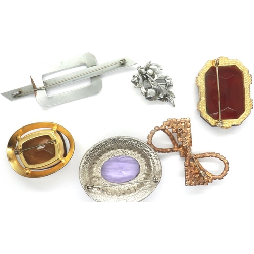 53 - Six mixed costume jewellery brooches to include stone set examples, largest L: 90 mm. P&P Group 1 (£... 