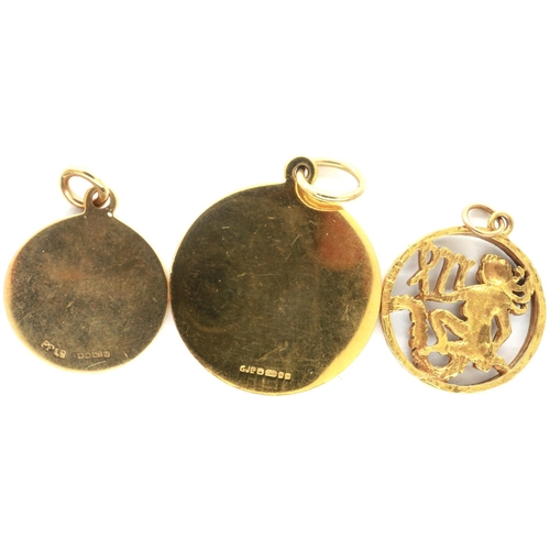 66 - Three 9ct gold Religious pendants, largest H: 90 mm, combined 11.4g. P&P Group 1 (£14+VAT for the fi... 