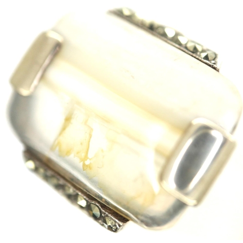 85 - 9ct gold agate and marcasite set ring, size K, 5.1g. P&P Group 1 (£14+VAT for the first lot and £1+V... 