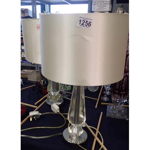 1256 - Pair of table lamps with crystal stems. Not available for in-house P&P