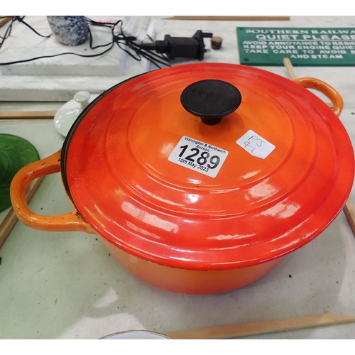 1289 - Orange Le Creuset lidded casserole dish, W: 23 cm. Not available for in-house P&P