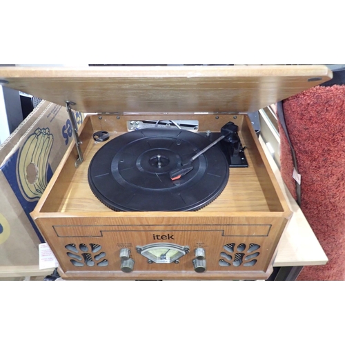 1462 - ITEK record player/radio. Not available for in-house P&P