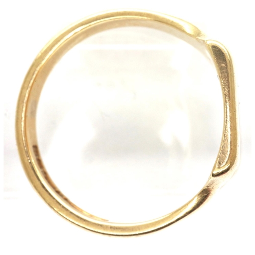 38 - Gents 9ct gold signet ring, size V, 6.3g. P&P Group 1 (£14+VAT for the first lot and £1+VAT for subs... 