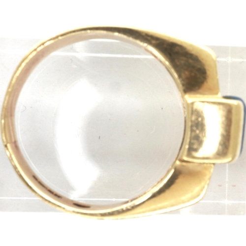 40 - 9ct gold stone set ring, size Q/R, 6.1g. P&P Group 1 (£14+VAT for the first lot and £1+VAT for subse... 