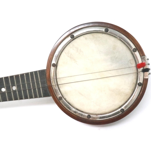 435 - Antiquarian banjolele, L: 51 cm. P&P Group 3 (£25+VAT for the first lot and £5+VAT for subsequent lo... 