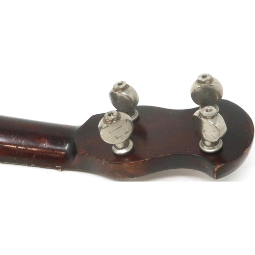 435 - Antiquarian banjolele, L: 51 cm. P&P Group 3 (£25+VAT for the first lot and £5+VAT for subsequent lo... 