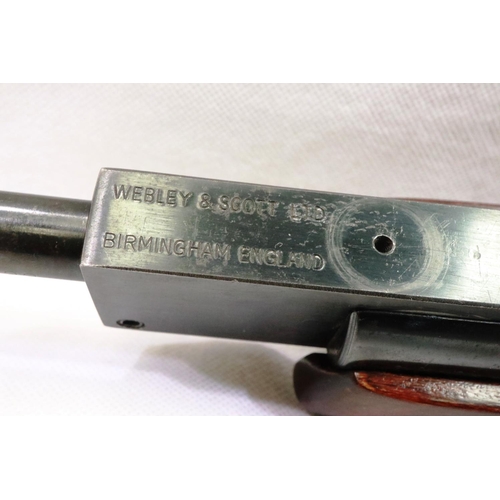 2108 - Webley Hawk .22 air rifle with scope and silencer. P&P Group 3 (£25+VAT for the first lot and £5+VAT... 