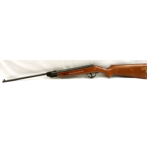 2111 - Relum Slavia 618 .22 air rifle. P&P Group 3 (£25+VAT for the first lot and £5+VAT for subsequent lot... 