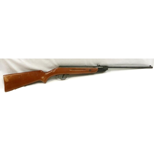 2111 - Relum Slavia 618 .22 air rifle. P&P Group 3 (£25+VAT for the first lot and £5+VAT for subsequent lot... 