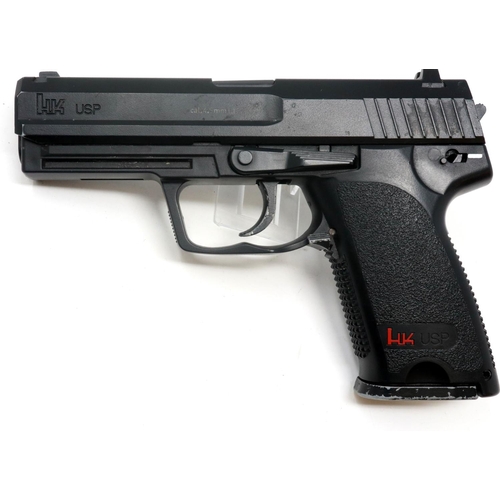 2119 - USP CB10 .177 CO2 air pistol with canister of BBs and case. P&P Group 2 (£18+VAT for the first lot a... 