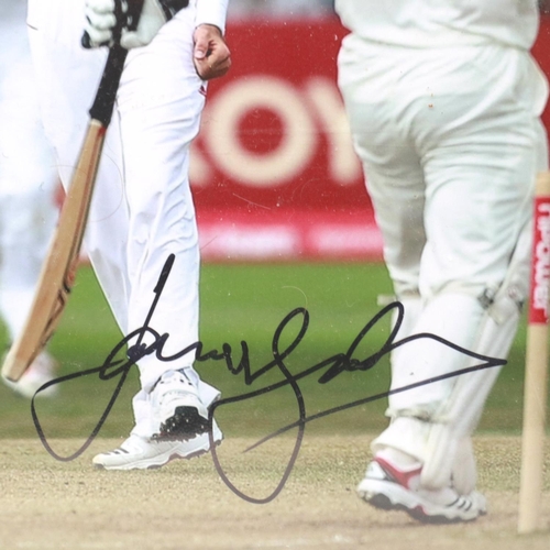 2129 - James Anderson (Lancashire and England cricket), signed publicity shot photograph, 20 x 25 cm. POSTA... 