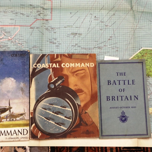 2160 - British WWII period magazines and booklets, with further later literature. P&P Group 1 (£14+VAT for ... 