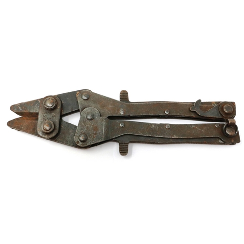 2178 - British WWII Army issue wire cutters, with locking handle mechanism, pivot stamped 256 and dated 194... 