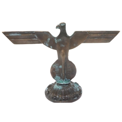 2186 - Third Reich bronze desk eagle. P&P Group 3 (£25+VAT for the first lot and £5+VAT for subsequent lots... 