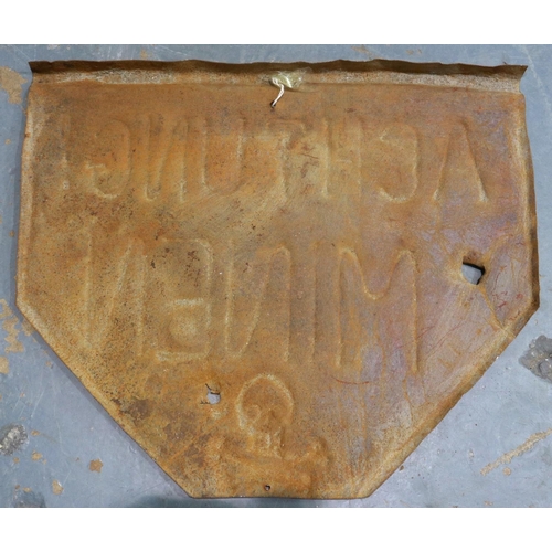 2195 - WWII painted tin German Mine Warning sign. P&P Group 3 (£25+VAT for the first lot and £5+VAT for sub... 