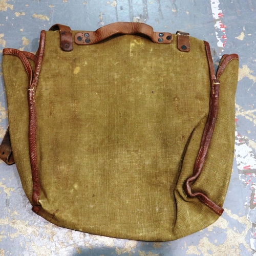 2205 - WWII German Kreigsmarine U-Boat crew canvas haversack. P&P Group 3 (£25+VAT for the first lot and £5... 