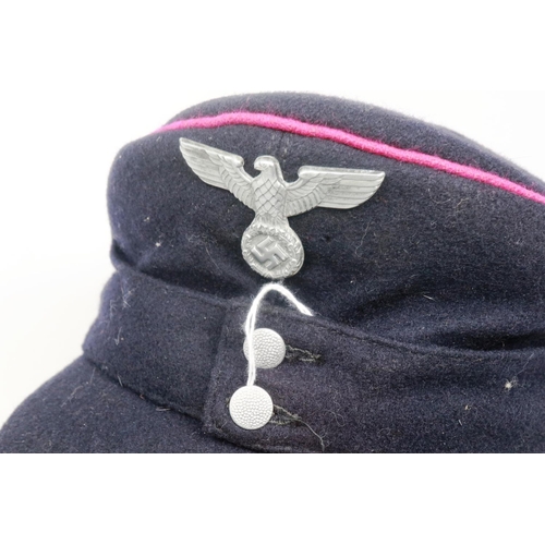 2212 - Third Reich Firemans M43 cap. P&P Group 2 (£18+VAT for the first lot and £3+VAT for subsequent lots)