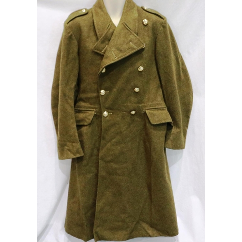 2246 - British 1951 pattern olive greatcoat, Royal Signal Corps, size 7. P&P Group 2 (£18+VAT for the first... 