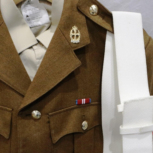 2250 - British dress uniform badged to the rank of corporal, comprising tunic, trousers, shirt, tie and bel... 