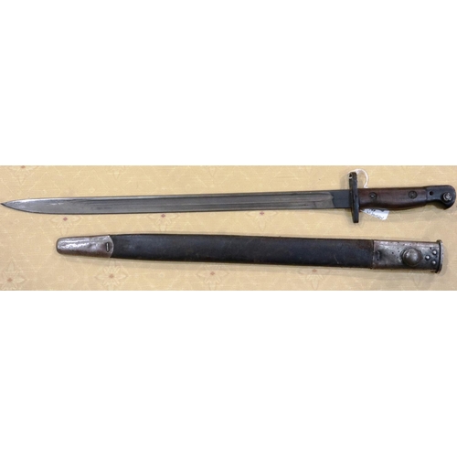 2254 - WWI British 1907 pattern bayonet, dated March 1918, maker Wilkinson, a little tight in the scabbard ... 