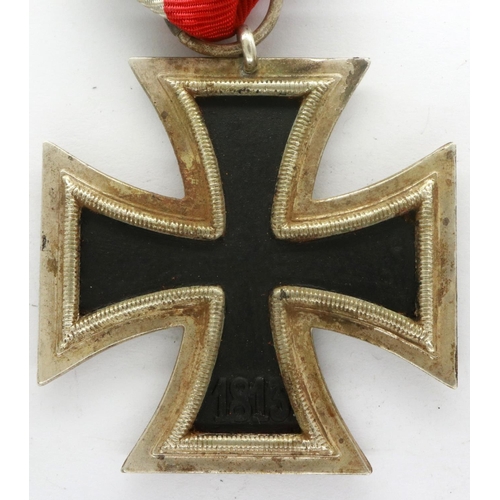 2303 - WWI and WWII German Soldbuchs and awards to the same man. He was awarded the Iron Cross 2nd class in... 