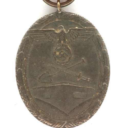 2314 - WWII German West Wall medal, awarded to those who had built or served on the Siegfried Line. P&P Gro... 