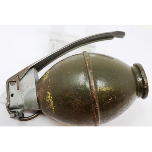 2323 - INERT Vietnam War era US M26 grenade. P&P Group 3 (£25+VAT for the first lot and £5+VAT for subseque... 