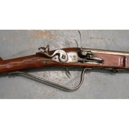 2333 - Replica flintlock rifle. P&P Group 3 (£25+VAT for the first lot and £5+VAT for subsequent lots)